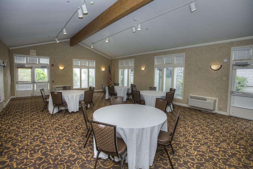 Inn Quality Half Moon Bay-miramar 3*